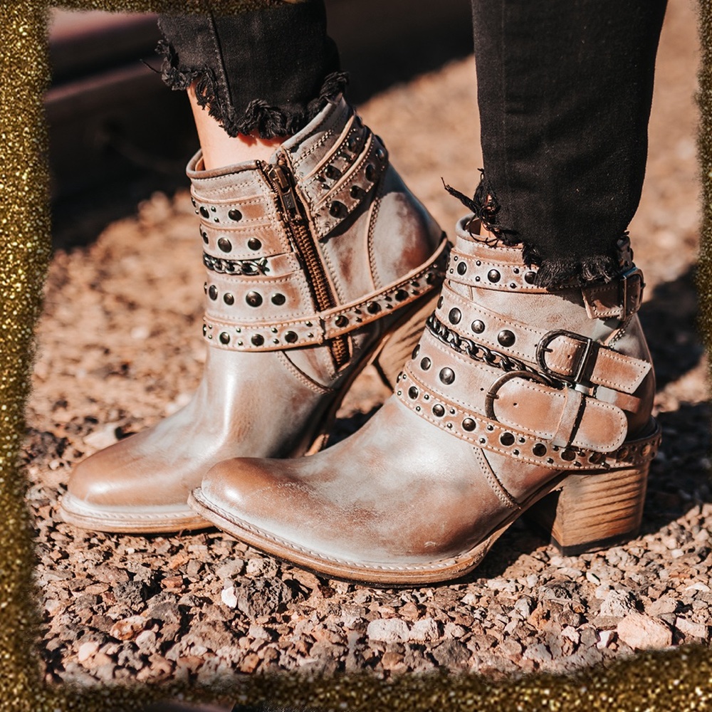 Freebird SANDRA stone size 10